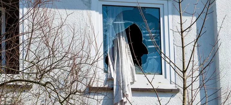 Storm Window Installation Contractors in Whitby, Ontario