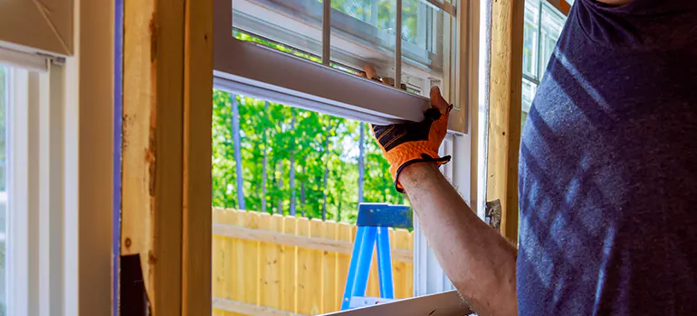 >Bay Window Curtain Rail Track in Whitby, Ontario