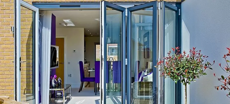 Commercial Door Glass Repair in Whitby, ON